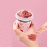 Skinfood
  Blask Sugar Strawberry Nuplaunama Eksfolijuojanti Veido Kaukė - Image 2