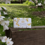 The English Soap company kietas muilas Honey & Camomile - Image 3