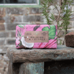 The English Soap company kietas muilas Rhubarb & Coconut - Image 3